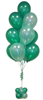11 adet u�an balon ve k���k pelu� ay�c�k 